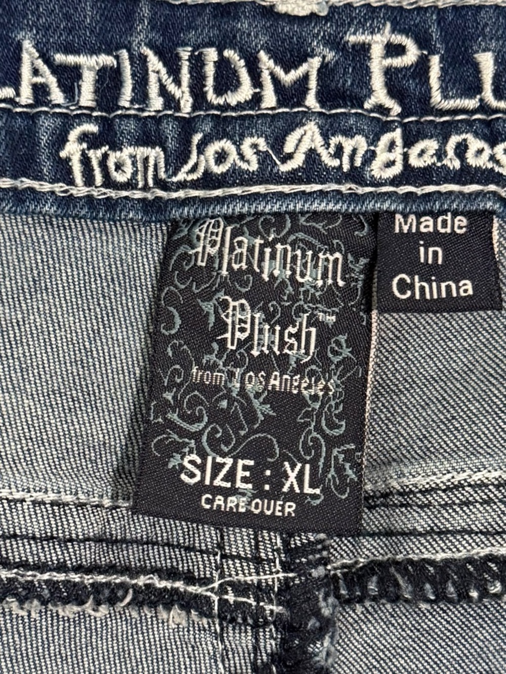 Platinum Plush Denim Jean Shorts XL Studded Wing Bling Y2K Wing Pocket Stretch - Picture 7 of 8